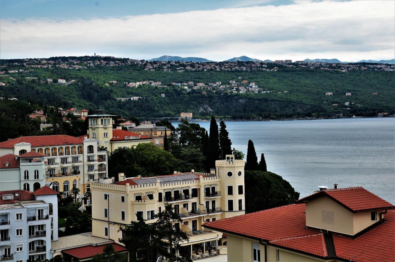 Apartment Zdenka - 100 M From The Beach Opatija Eksteriør bilde