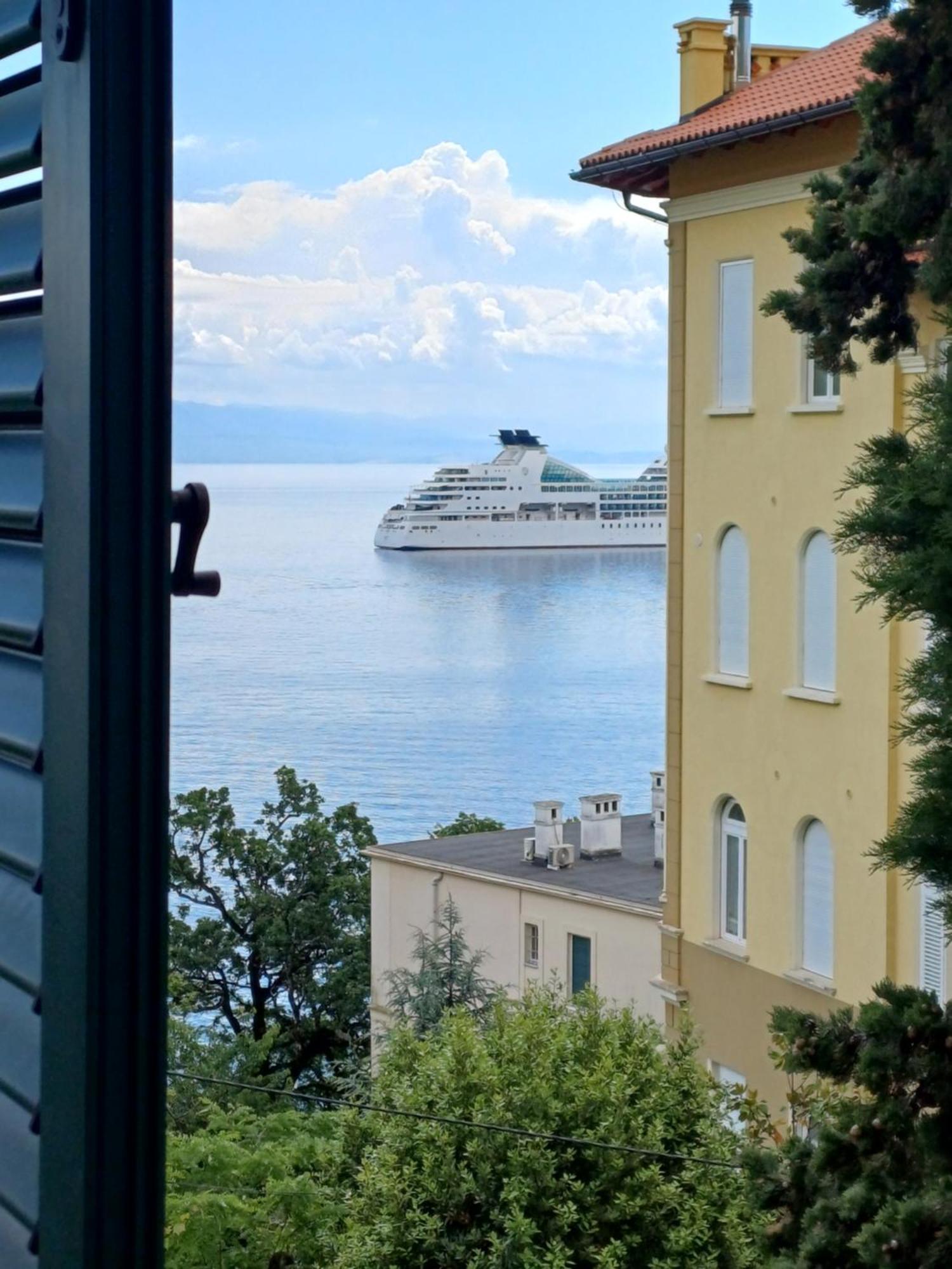 Apartment Zdenka - 100 M From The Beach Opatija Eksteriør bilde